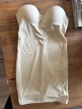 Maidenform Strapless Cream Shapewear Slip